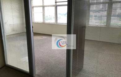 Imagem 6: Conjunto comercial com 560 m², 20 vagas de garagem, ar condicionado central. Excelente loc