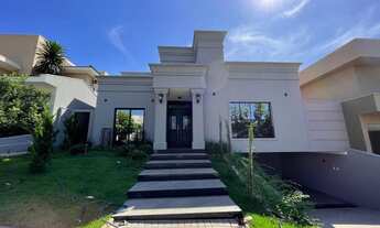 Imagem 2: Casa de condomínio para venda tem 290 metros quadrados com 3 quartos