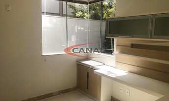 Imagem 2: Casa com bom acabamento com 05 quartos em loteamento fechado