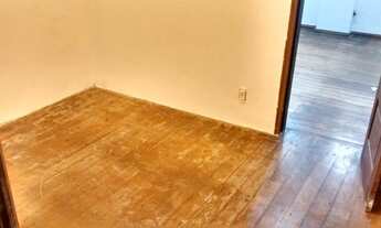 Imagem 7: Casarão de vila com terraço e possibilidade de expansão. Catete