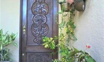 Imagem 5: LAR DOCE LAR CASA COM UMA SENSACIONAL VARANDA COM VISTA PARA PRAÇA E EDÍCULA À VENDA EM A