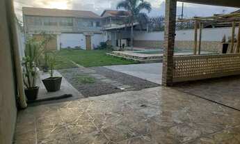 Imagem: Casarao comercial na praia- Itaipuaçu