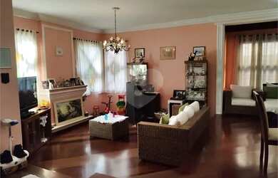 Imagem 3: Sobrado Isolado em condomínio fechado