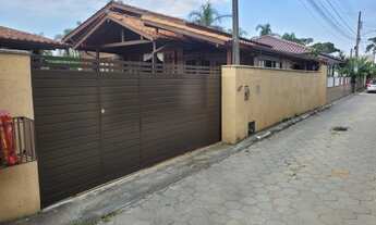 Imagem 2: Casa aconchegante com 3 dormitórios no Morro das Pedras - Florianópolis/SC