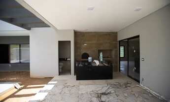 Imagem 2: Casa térrea para venda possui 251 metros quadrados com 3 quartos em Centro - Vinhedo - SP