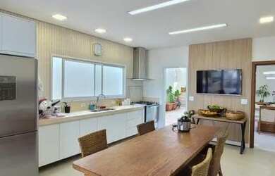 Imagem 7: Alto Padrão para Venda em Mogi das Cruzes, Taboão, 4 dormitórios, 4 suítes, 4 banheiros, 8