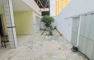 Imagem 4: IMPERDÍVEL! Excelente casa comercial com 3 suítes sendo 1 reversível, sala de estar, sala