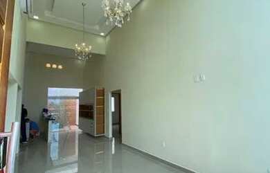 Imagem 2: Casa térrea 03 suítes + escritório / Passaredo