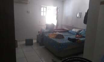 Imagem 4: Casa de 02 pavimentos em alameda fechada, 4/4, garagem, ampla cozinha quintal, na Vilata