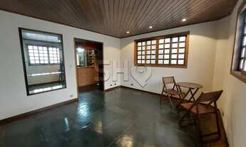 Imagem 4: Casa com arquitetura em tijolinhos em Mirandópolis região estritamente residencial, rua tr