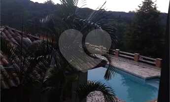 Imagem 2: Casa com 3 suítes no condomínio Alpes da Cantareira