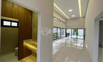 Imagem 4: Linda casa com fachada Imponente e Terraço