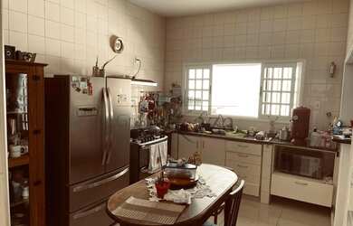 Imagem 2: Excelente Casa - Sobrado - Jardim das Colinas - 4 Dormitórios - 266m² - Zona Oeste - SJC