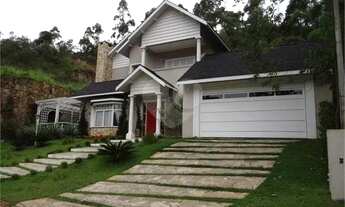 Imagem 2: Casa de alto padrão com 4 dormitórios localizada no condomínio Canada Village com seguranç