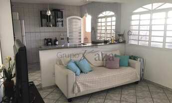 Imagem 7: Casa com piscina - Jardim Uirá - 100² - Aceita permuta - Zona Sudeste - São José dos Campo