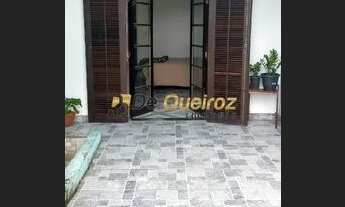 Imagem 5: DE QUEIROZ. CASA COM ESPAÇO ACONCHEGANTE EM BAIRRO TRANQUILO!