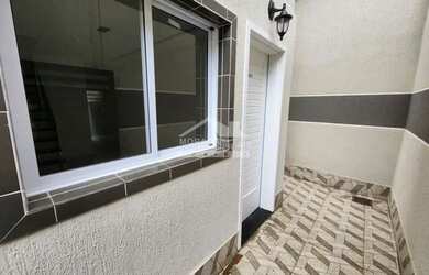 Imagem 2: Sobrado em Condomínio Fechado no Boqueirão, 2 dormitórios, quintal, confira em Praia Grand