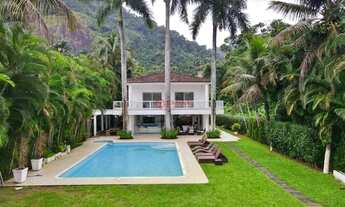 Imagem 5: Linda casa pé na areia com amplo terreno, piscina, 5 suítes