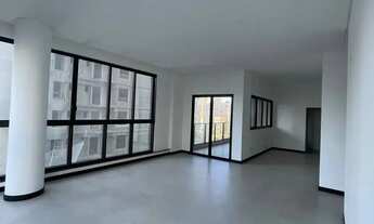 Imagem 4: Apartamento para venda tem 198 metros quadrados com 4 quartos