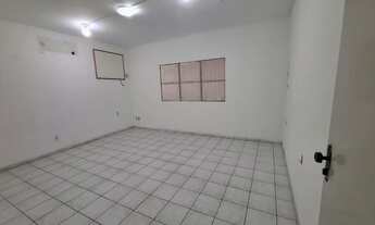 Imagem 6: Alugo casa nascente de esquina no antares