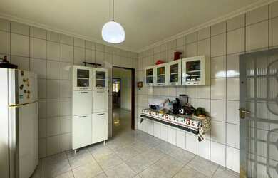 Imagem 6: Rua 10 - VIcente Pires - Casa 4 Quartos, 1 Suíte, Amplo Quintal, 5 Vagas de Garagem Cobert