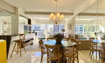 Imagem 2: Apartamento de alto padrão, mobiliado e decorado, frente Praça Flávio Boianoviski