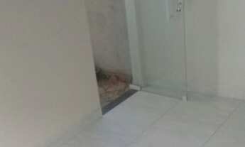 Imagem 2: Sobrado bem familiar em rua principal