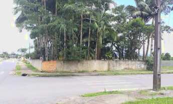 Imagem 4: Casa com Terreno de Esquina, Ideal para Construção de um Prédio