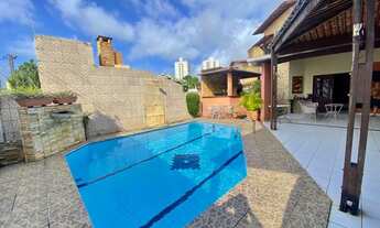 Imagem: Casa com 3 suítes em capim macio