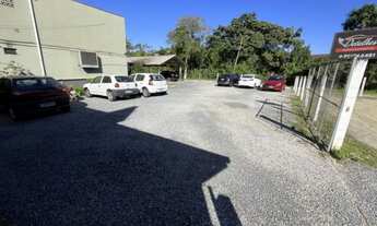 Imagem 3: Terreno comercial com 150m², pronto para lavação e manutenção de veículos na rua Amazonas