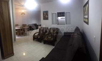 Imagem 5: Casa com 4 quartos - Bairro Setor Garavelo em Aparecida de Goiânia