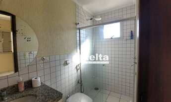 Imagem 6: Apartamento com 2 dormitórios para alugar, 77 m² por R$ 1.450,00/mês - Santa Mônica - Uber