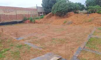 Imagem 3: LOTE COMERCIAL NA RUA 04 COM ESTRUTURA COM 4 ANDARES !!! NA 26 DE SETEMBRO