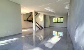 Imagem 2: Casa de condomínio para venda possui 280 metros quadrados com 3 quartos