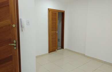 Imagem 4: Sala Centro, reformada, local nobre, Rua Nilo Peçanha, excelente preço - Petrópolis - RJ