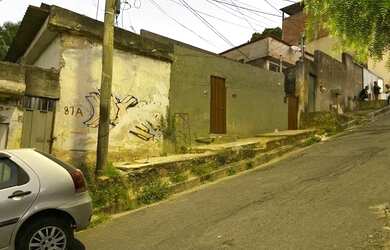 Imagem 3: IMOVEL IDEAL PARA INVESTIDORES. UMA MORADIA DE TRES QUARTOS E MAIS TRES BARRACOS DE 02 QUA