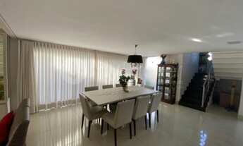 Imagem 6: Sobrado com 285m² de área construída, com 5 quartos sendo uma suíte master no Granville