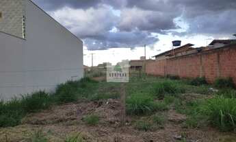 Imagem: Anápolis - Terreno Padrão - Loteamento