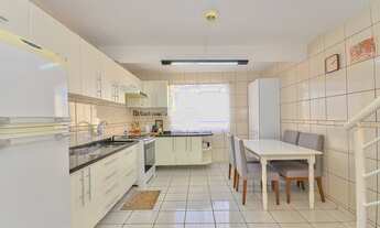 Imagem 5: Sobrado para venda possui 130 metros quadrados com 3 quartos em Campo Comprido - Curitiba