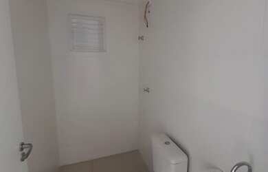 Imagem 3: Apartamento com 2 quartos no Edifício Lyon - Bairro Oficinas em Ponta Grossa