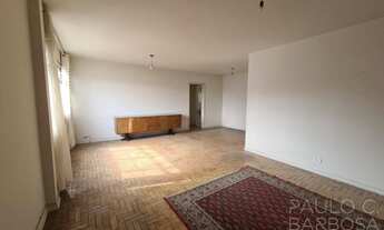 Imagem: Em frente ao Santa Luzia para reforma