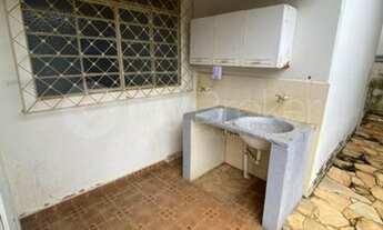 Imagem 2: Casa com 5 quartos - Bairro Santa Mônica em Uberlândia