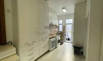 Imagem 7: Casa de condomínio para venda possui 510 metros quadrados com 4 quartos