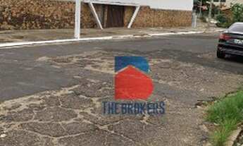 Imagem 3: Casa de esquina à venda no Centro de Teresina. Setor médico da capital próximo ao Frei Ser