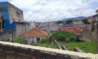 Imagem: Terreno de 450m² na Casa Verde, com 3 casas