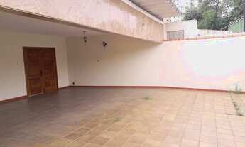 Imagem 7: Casa para aluguel e venda tem 260 metros quadrados com 4 quartos