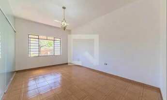 Imagem: Casa à Venda - Bosque da Saúde, 2 Quartos