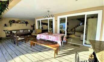 Imagem 6: Casa de condomínio para venda tem 415 metros quadrados com 5 quartos