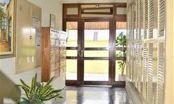 Imagem 3: Lindo apartamento 2 dormitórios, de frente, banheiro social com banheira, banheiro auxil