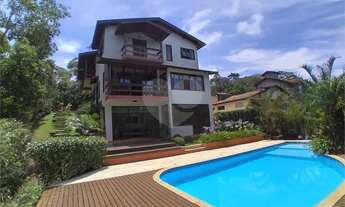 Imagem: Lindo sobrado na Serra da Cantareira com